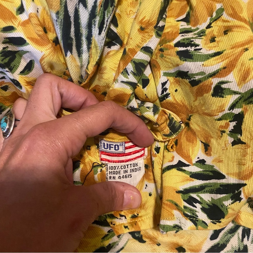 Vintage daffodil print beach dress/ swim coverup - Picture 4 of 4